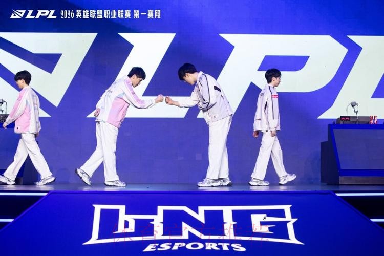 LPL官方发布BLG赛后返图:信念为锋,稳步前进 LPL官方发布BLG赛后返图:信念为锋,稳步前进