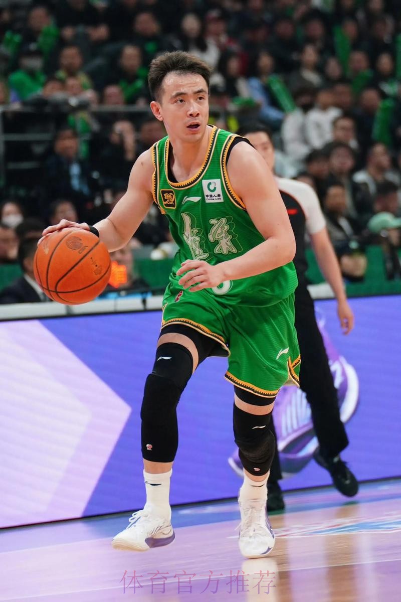 赵继伟工作室发文:赵继伟CBA职业生涯三分命中总数达900个 赵继伟工作室发文:赵继伟CBA职业生涯三分命中总数达900个